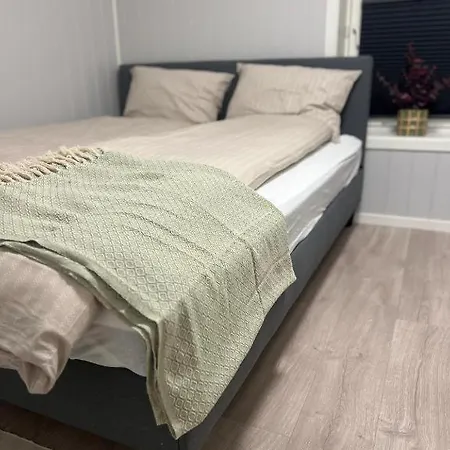 Sentrumsnaer Hybelleilighet Med Eget Kjokken *