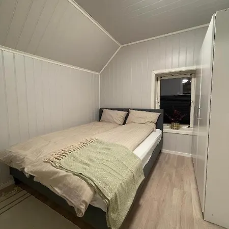 Sentrumsnaer Hybelleilighet Med Eget Kjokken